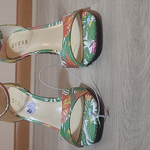 Guess high hills sandals size 8.5 - Picture 7 of 9